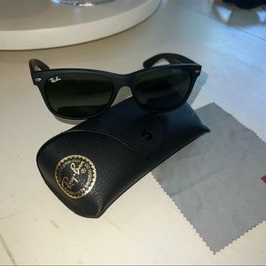 Ray Ban 2132 New Wayfarer 622 55-18
